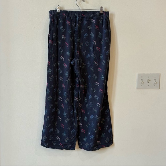 Marine Layer Kiley Pants in Black Floral. - Picture 3 of 5